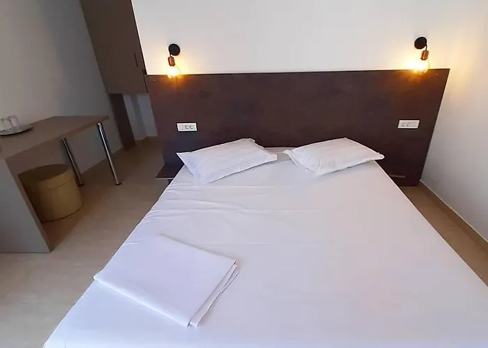 Arthur אפורי נורד